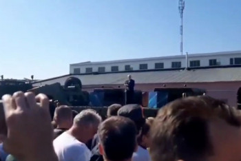 Фотография к новости: "Пока вы меня не убьете, других выборов не будет" - Лукашенко выступил перед рабочими