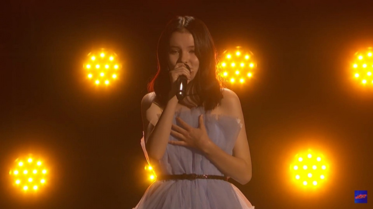 кадр из видео