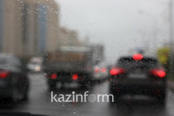 Фотография к новости: Гроза и туман: штормовое предупреждение объявлено в нескольких регионах Казахстана