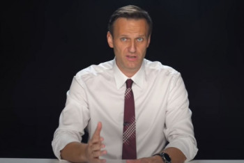 Фотография к новости: Принесший Навальному стаканчик с чаем в аэропорту попал на видео