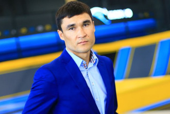 Фотография к новости: Серик Сапиев ушел в длительный отпуск