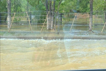 Фотография к новости: Ремонтники повредили водопровод и затопили улицу в Нур-Султане