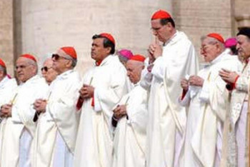 Фотография к новости: Папа Римский возобновит отмененные из-за пандемии коллективные слушания