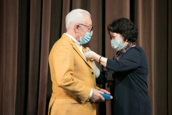 Фотография к новости: Актер Геннадий Балаев награжден орденом "Парасат"