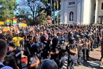 Фотография к новости: Националисты устроили драку с участниками ЛГБТ-фестиваля в Одессе