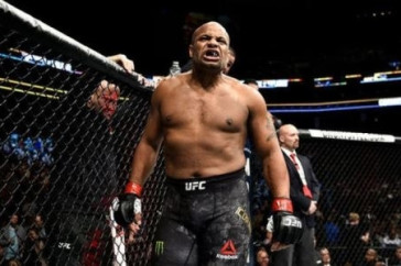 Фотография к новости: Легендарный боец UFC официально объявил о завершении карьеры