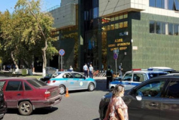 Фотография к новости: Бизнес-центр оцепили в центре Нур-Султана