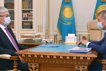 Фотография к новости: Ахметов доложил Токаеву об экономическом положении ВКО