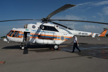 Фотография к новости: Вертолет прислали на помощь в тушении камыша в Атырауской области