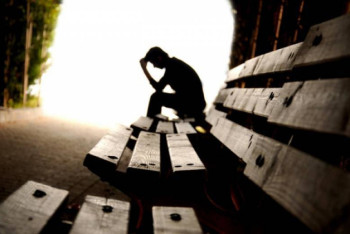 Фотография к новости: Самый несчастливый возраст в жизни человека вычислили ученые