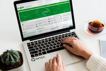 Фотография к новости: Бесплатные госуслуги за деньги оказывали жителям ВКО