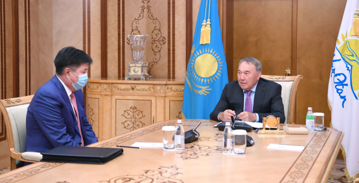 Елбасы встретился с председателем Верховного суда