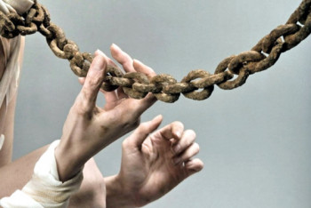 Фотография к новости: Неграмотных мать с дочерью обнаружили в фермерском хозяйстве СКО