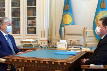 Фотография к новости: Мамин отчитался перед Токаевым о социально-экономическом развитии РК