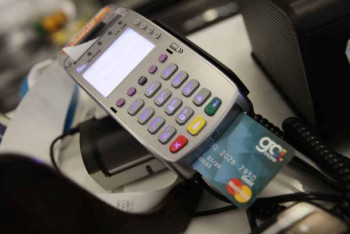 Фотография к новости: Казахстанцы заработали 3 миллиона тенге на бизнесменах, нарушающих требования КГД