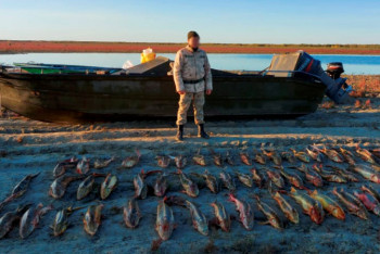 Фотография к новости: Браконьеров с осетровой рыбой на 100 миллионов тенге задержали на Каспии