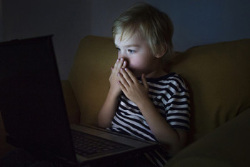 Смертельные игры "Синий кит" и "Тихий дом" проводят на казахском языке - депутат