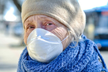 Фотография к новости: Пенсионерам и сотрудникам компаний рекомендовано вернуться на удаленку в России