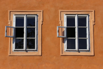 Фотография к новости: Подозреваемый выпрыгнул из окна ДЭР в Алматы, ведется расследование