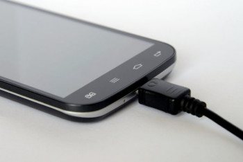 Фотография к новости: Школьницу убило током при зарядке смартфона в Алматинской области