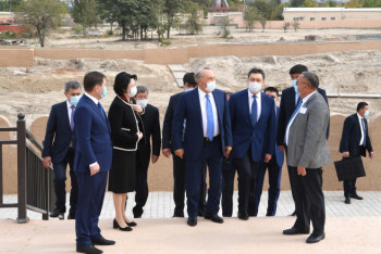 Фотография к новости: Айтенов рассказал Назарбаеву о туристическом потенциале Шымкента