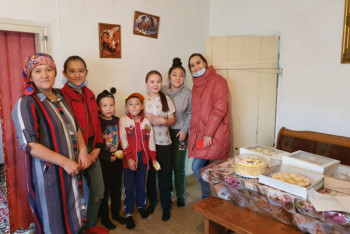 Фотография к новости: "Со всеми хочу делиться заботой"- как кулинар из Караганды помогает нуждающимся семьям