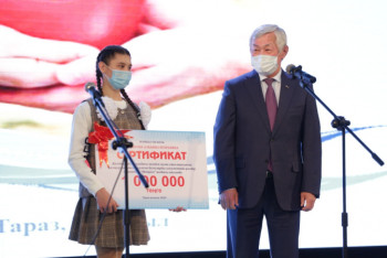 Фотография к новости: Бердибек Сапарбаев стал наставником 13-летней сироты из Тараза