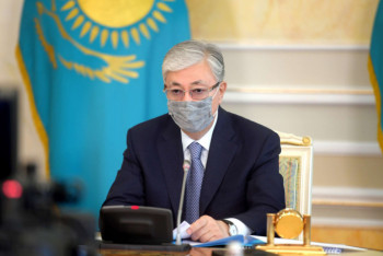 Фотография к новости: Выплатить пособия семьям погибших медиков без подробных расследований поручил Токаев