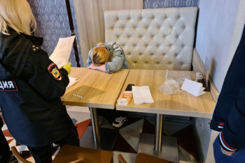 Фотография к новости: Мать пыталась продать ребенка, чтобы купить себе модные сапоги