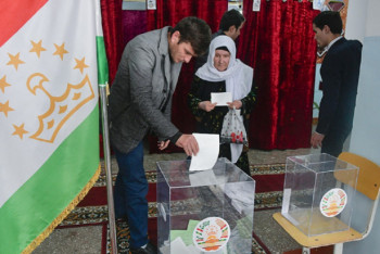 Фотография к новости: В Таджикистане начались президентские выборы