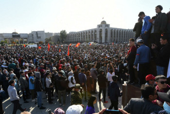 Фотография к новости: Освобожденных кыргызских политиков попросили вернуться в тюрьму
