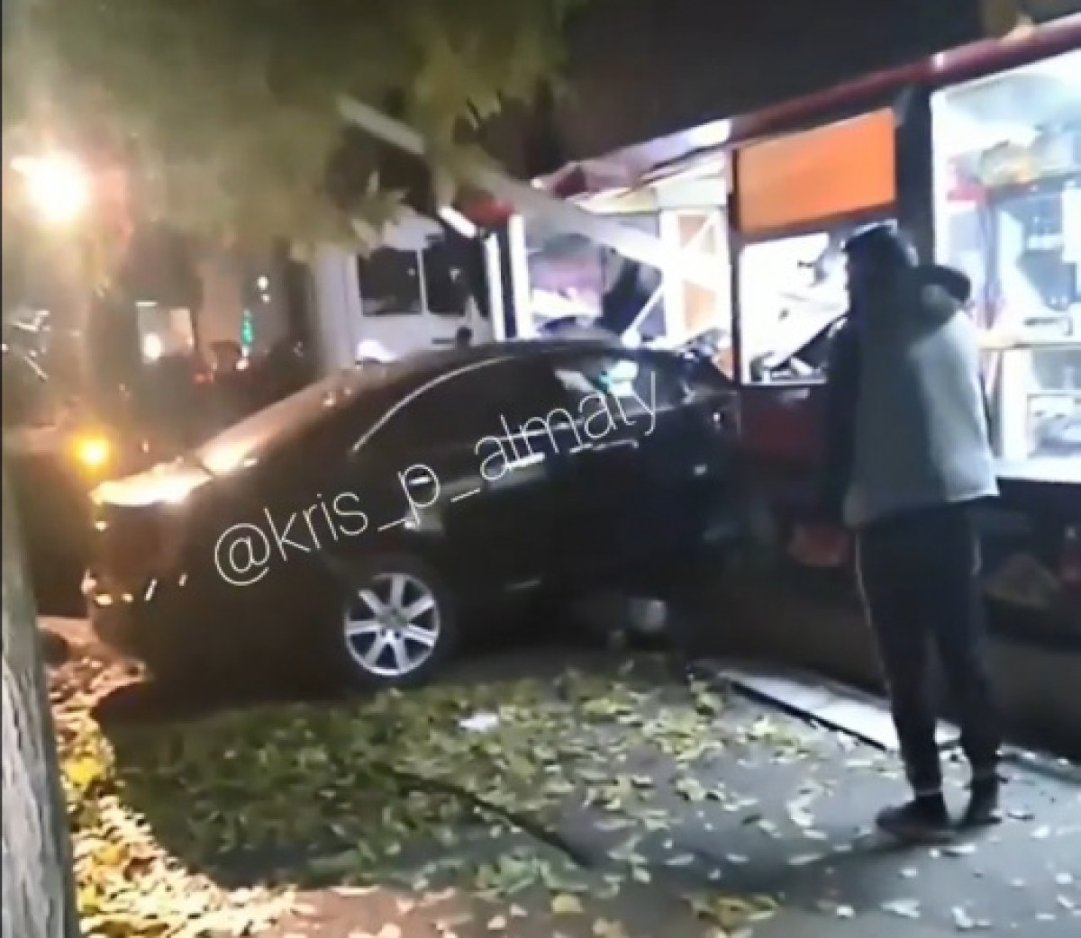 кадр из видео