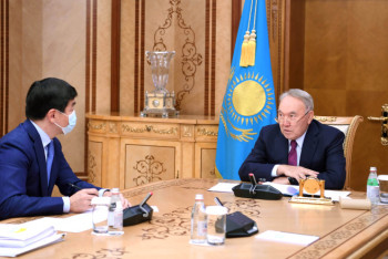 Фотография к новости: Елбасы поручил выплатить по 50 тысяч тенге 100 тысячам семей