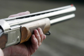 Фотография к новости: Подросток застрелил трех человек на автобусной остановке в России