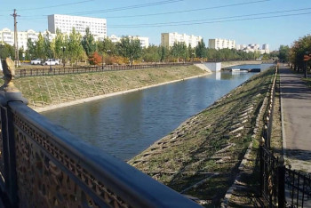 Фотография к новости: На загрязнение реки Акбулак пожаловались жители Нур-Султана