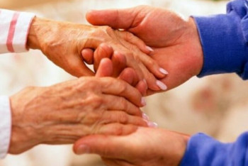 Фотография к новости: Как поддерживают пожилых людей в Акмолинской области