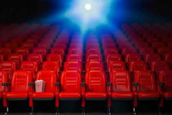 Фотография к новости: "Мы работаем над тем, чтобы кинотеатры открылись" - глава Минздрава