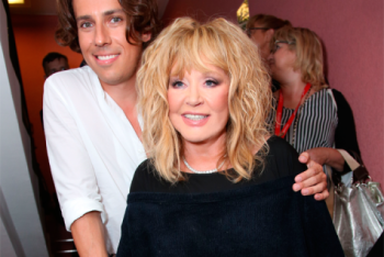 Фотография к новости: СМИ узнали, что Алла Пугачева стала бабушкой в пятый раз