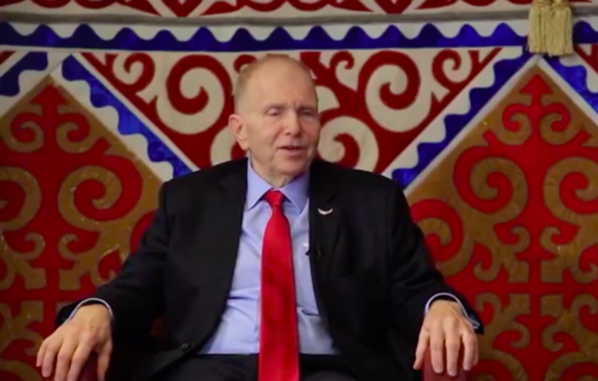 кадр из видео