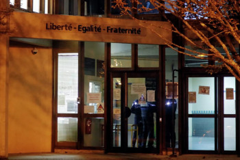 Фотография к новости: СМИ назвали имя подозреваемого в убийстве учителя во Франции