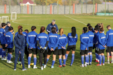 Фотография к новости: Как тренируется женская сборная Казахстана по футболу