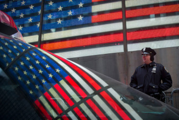 Фотография к новости: Подозреваемый в контрабанде электроники из США казахстанец за помощью к консулу не обращался - МИД РК