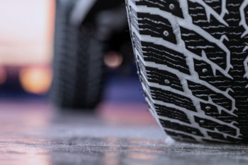 Фотография к новости: Перейти на зимние шины рекомендуют автовладельцам в МЧС РК