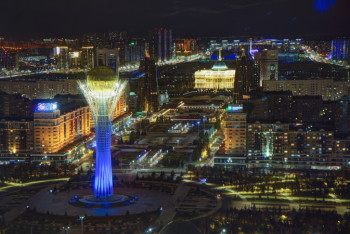 Фотография к новости: "Байтерек" подсветили голубым цветом в честь 75-летия ООН