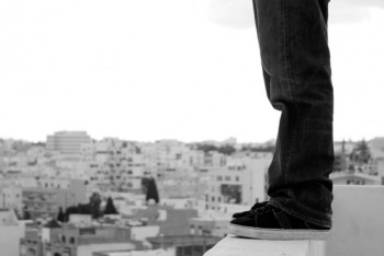 Фотография к новости: Девушка выпала из окна высотки в Актау