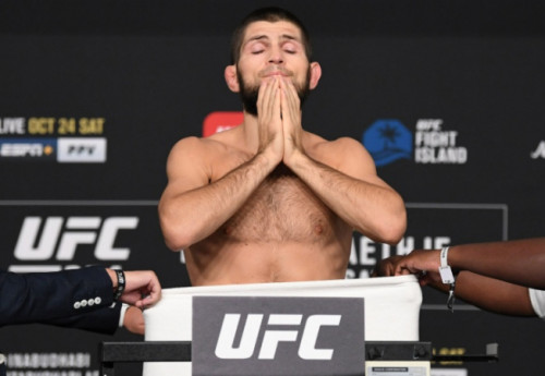 Фотография к новости: Хабиб Нурмагомедов снял трусы перед боем с Гейджи