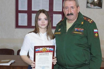 Фотография к новости: Школьница заманила в военкомат 30 призывников