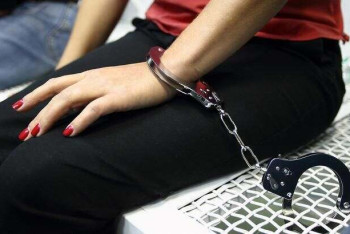 Фотография к новости: Алматинская сутенерша вовлекла в проституцию несовершеннолетнюю