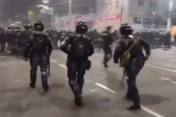 Фотография к новости: Лидер партии "Республика" призвал не стрелять в митингующих в Бишкеке