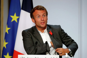 Фотография к новости: В следовании фашистскому сценарию обвинили Макрона